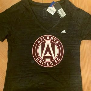 Adidas Ladies XL Atlanta United v-neck tshirt